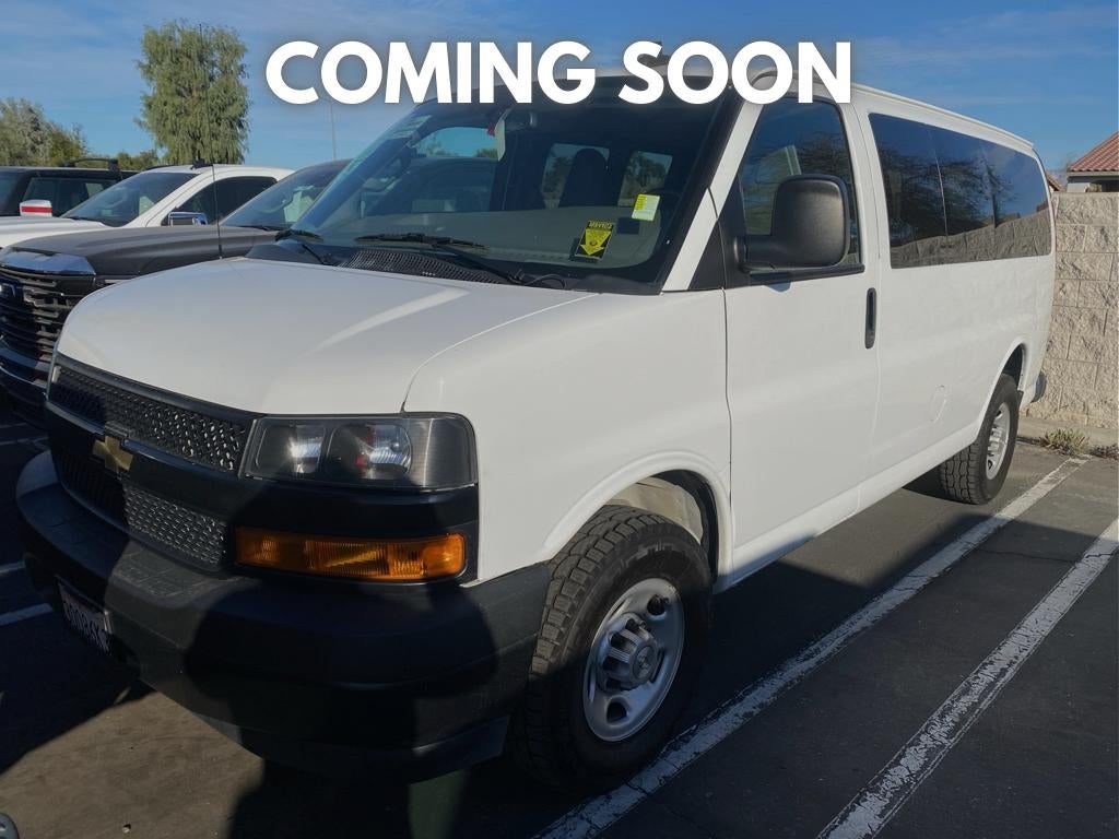 2023 Chevrolet Express Passenger 3500 1LS