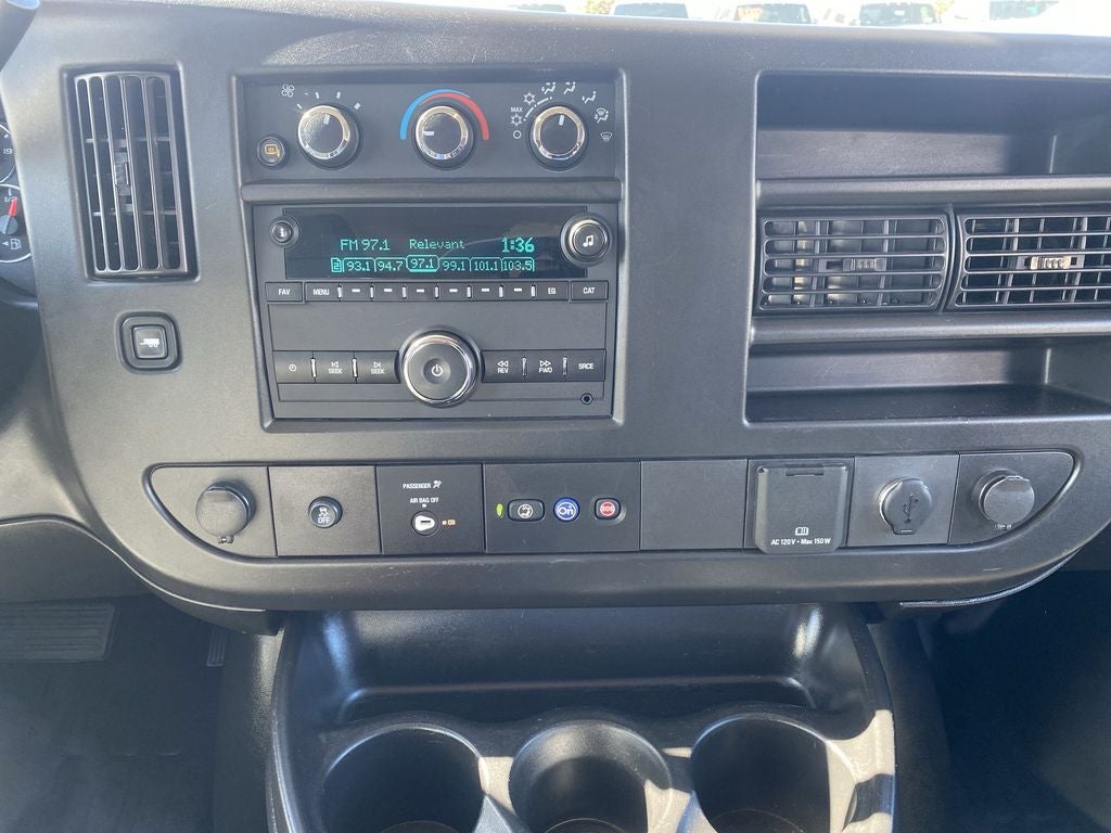 2023 Chevrolet Express Passenger 3500 1LS