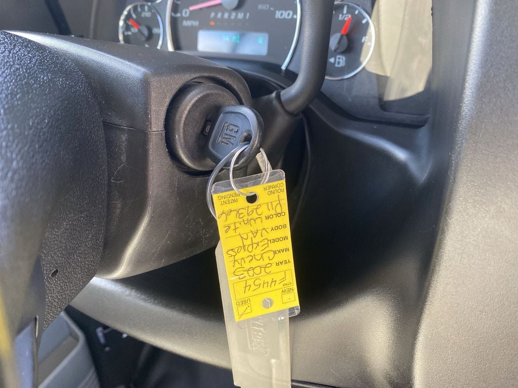 2023 Chevrolet Express Passenger 3500 1LS