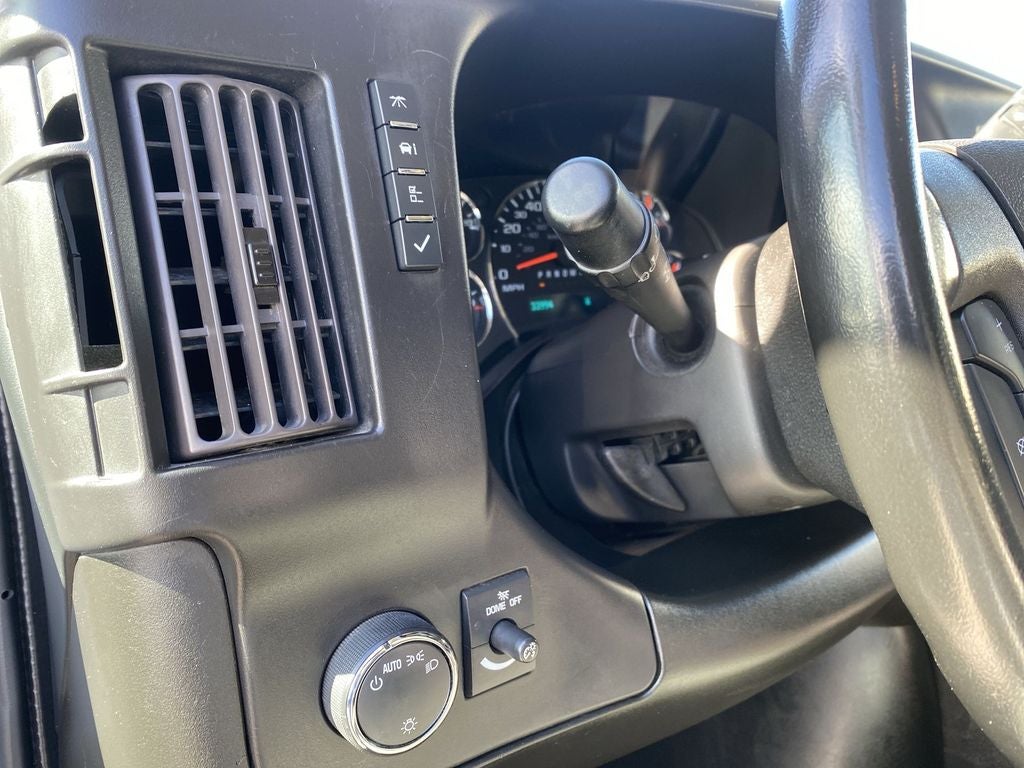 2023 Chevrolet Express Passenger 3500 1LS