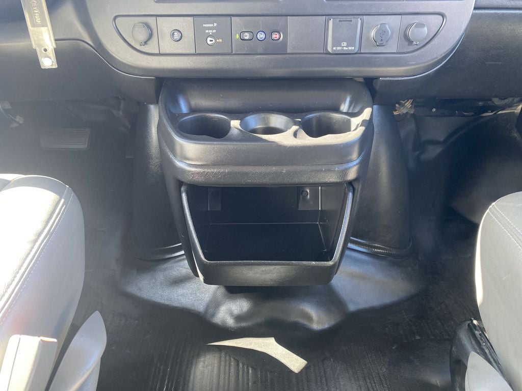 2023 Chevrolet Express Passenger 3500 1LS