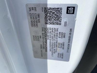 2023 Chevrolet Express Passenger 3500 1LS