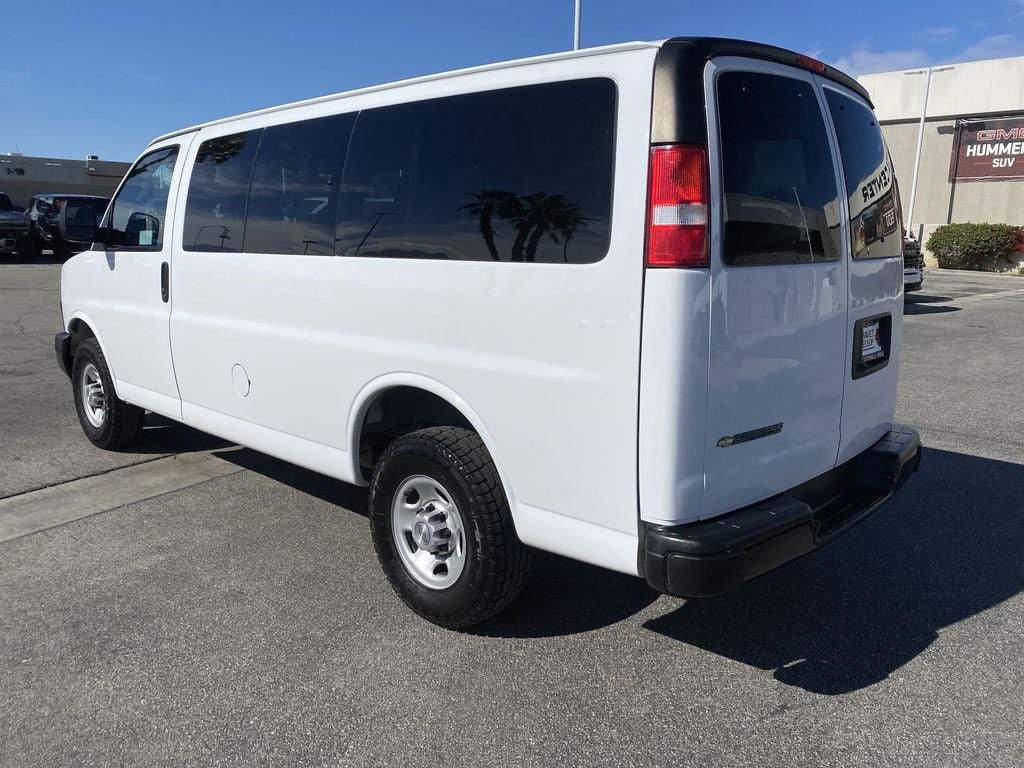 2023 Chevrolet Express Passenger 3500 1LS