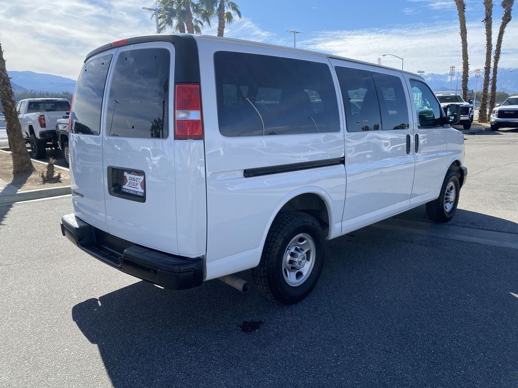 2023 Chevrolet Express Passenger 3500 1LS