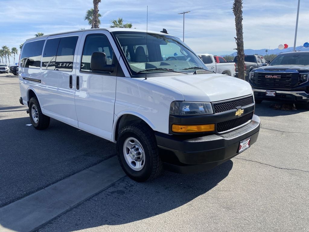 2023 Chevrolet Express Passenger 3500 1LS