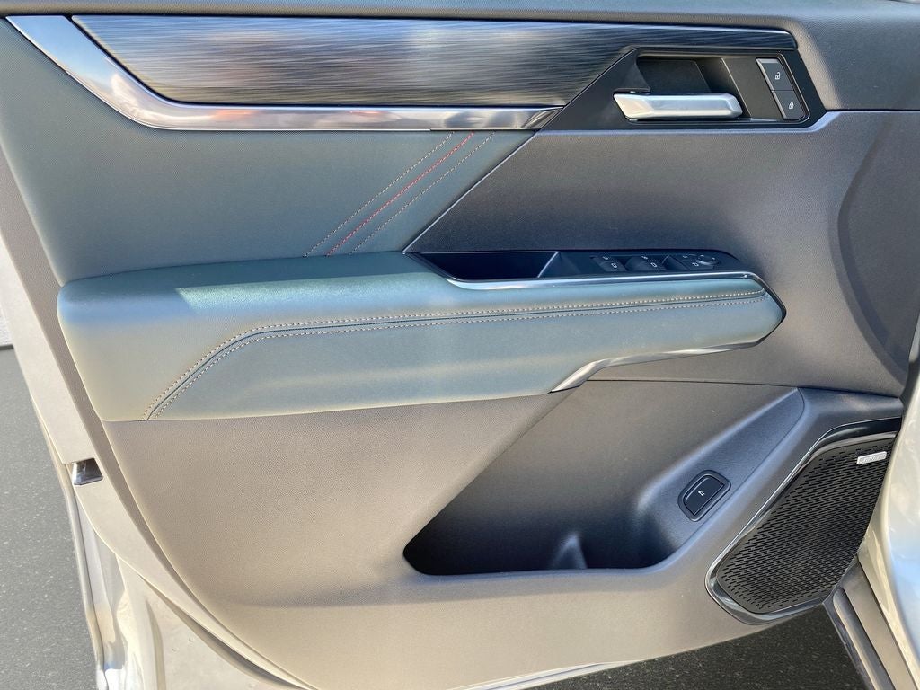 2024 GMC Acadia AT4