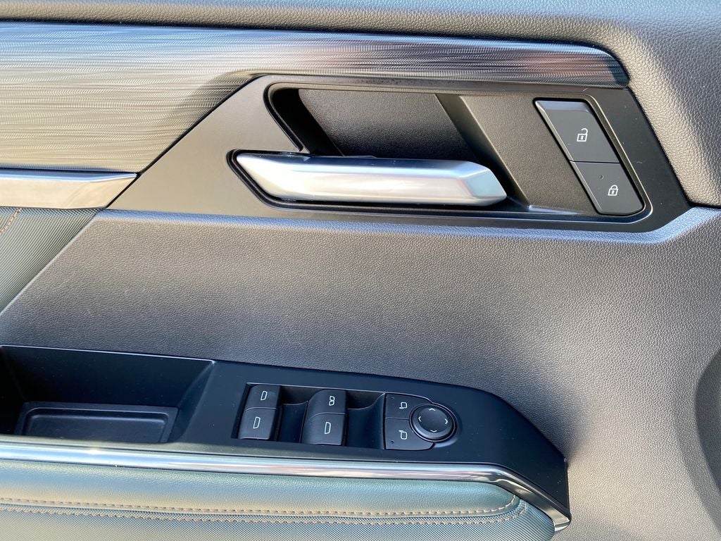 2024 GMC Acadia AT4