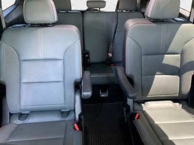 2024 GMC Acadia AT4