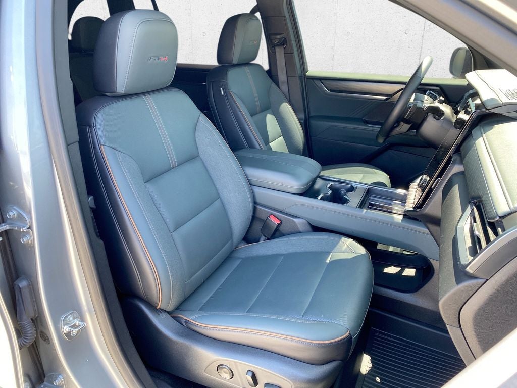 2024 GMC Acadia AT4