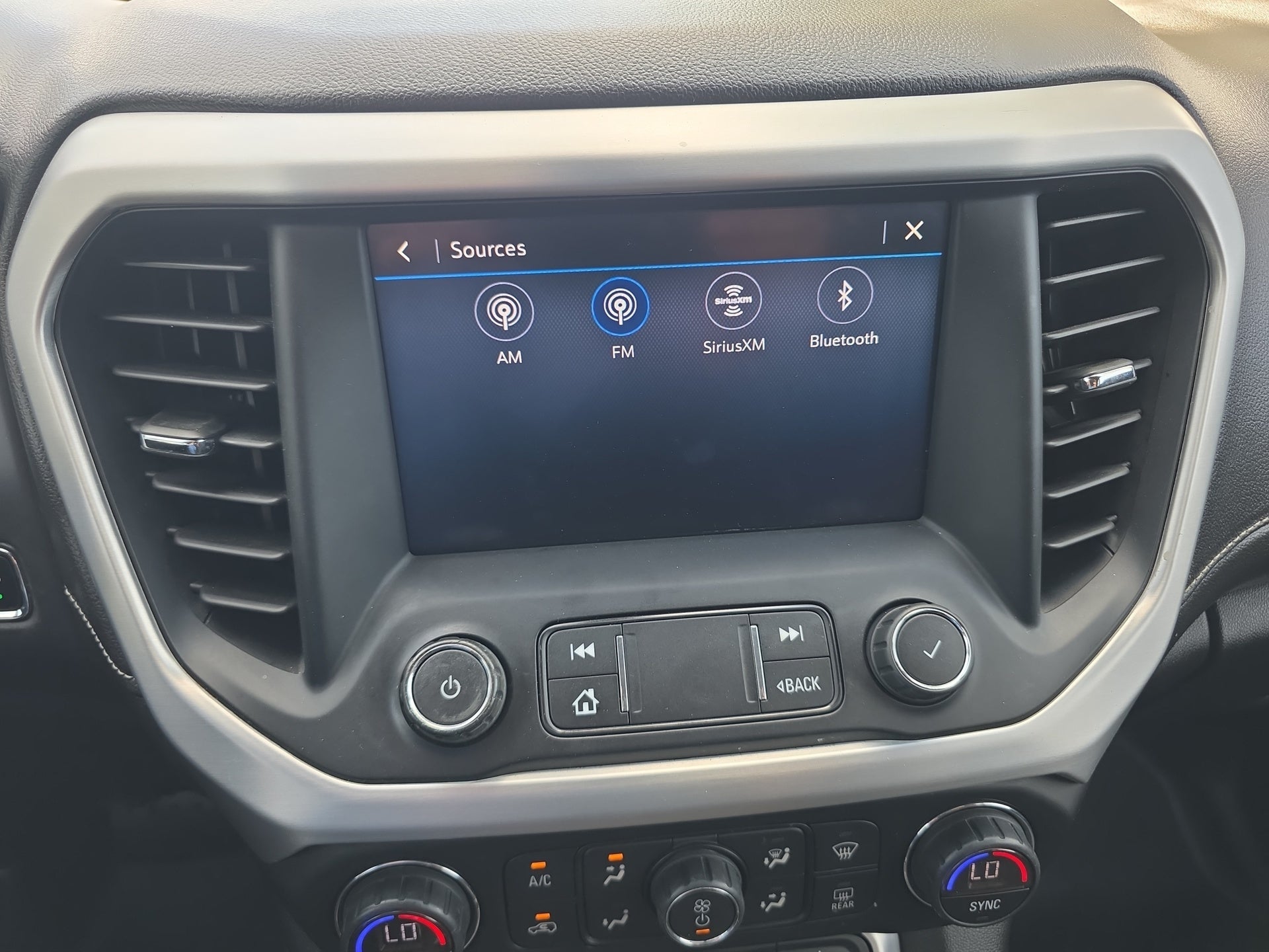 2020 GMC Acadia SLE - Photo 15