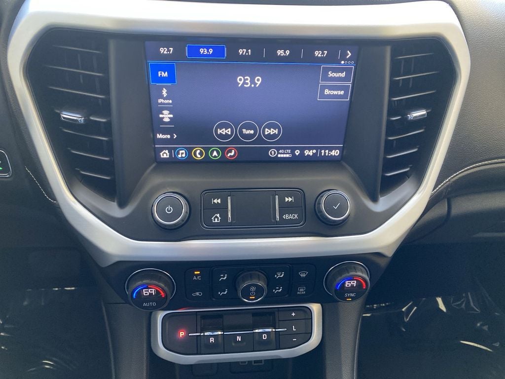 2023 GMC Acadia SLT