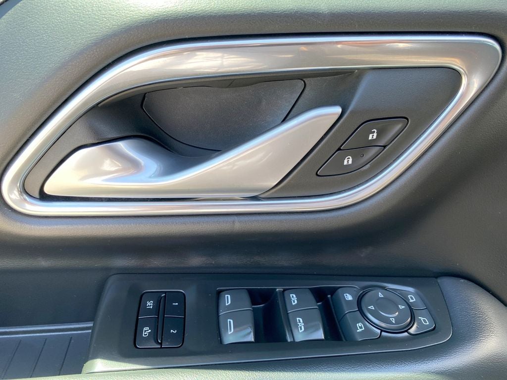 2022 GMC Yukon XL AT4