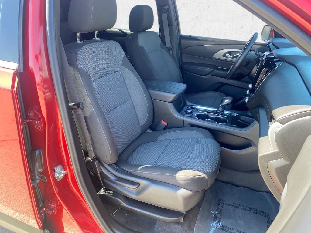 2022 Chevrolet Traverse LT Cloth