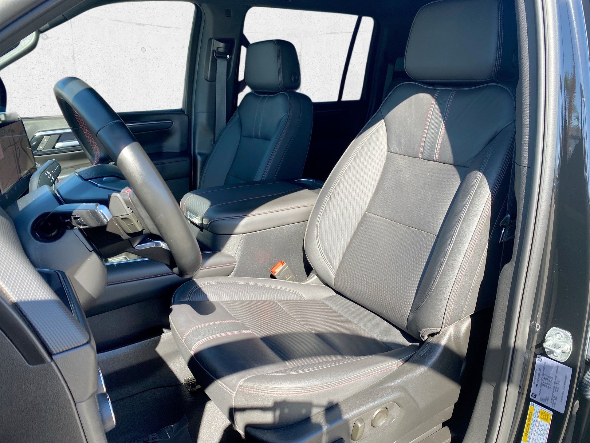 2025 Chevrolet Suburban RST