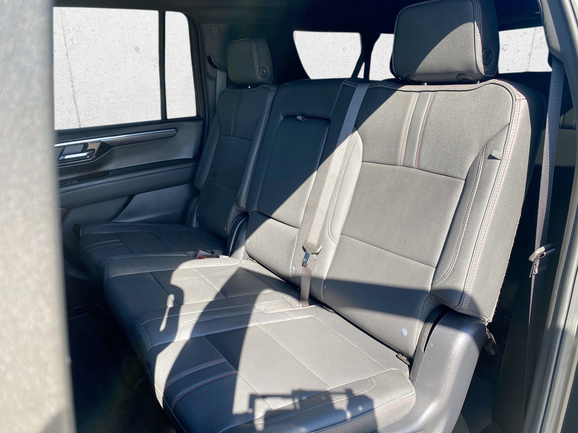 2025 Chevrolet Suburban RST