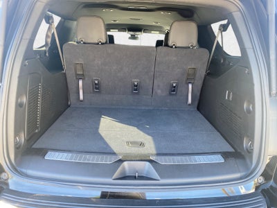2025 Chevrolet Suburban RST