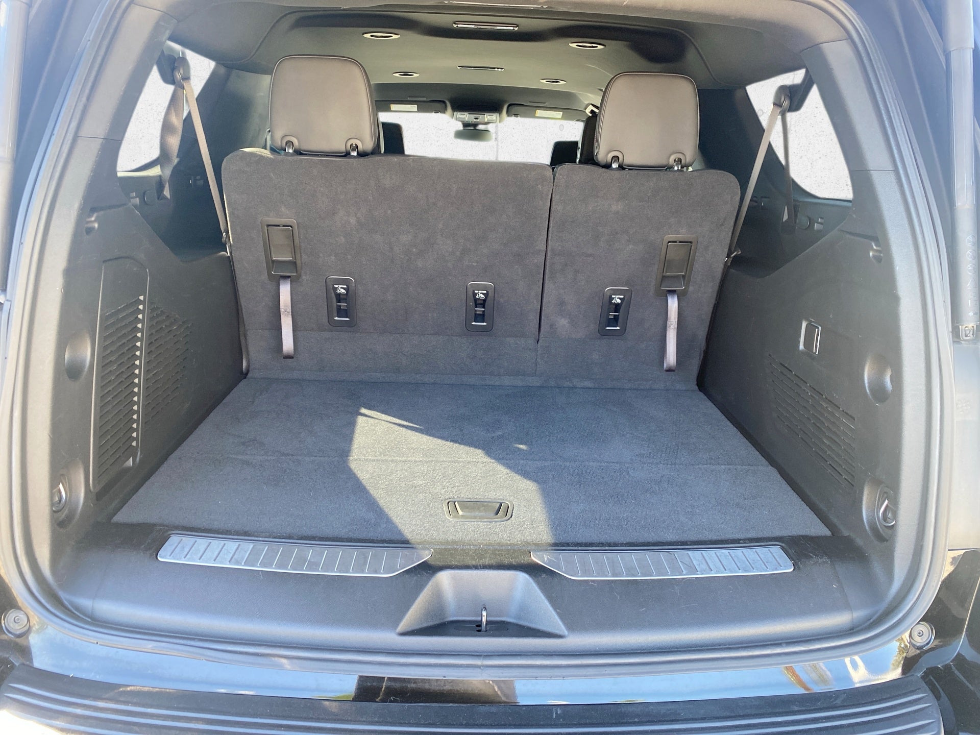 2025 Chevrolet Suburban RST