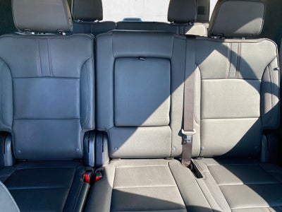 2025 Chevrolet Suburban RST