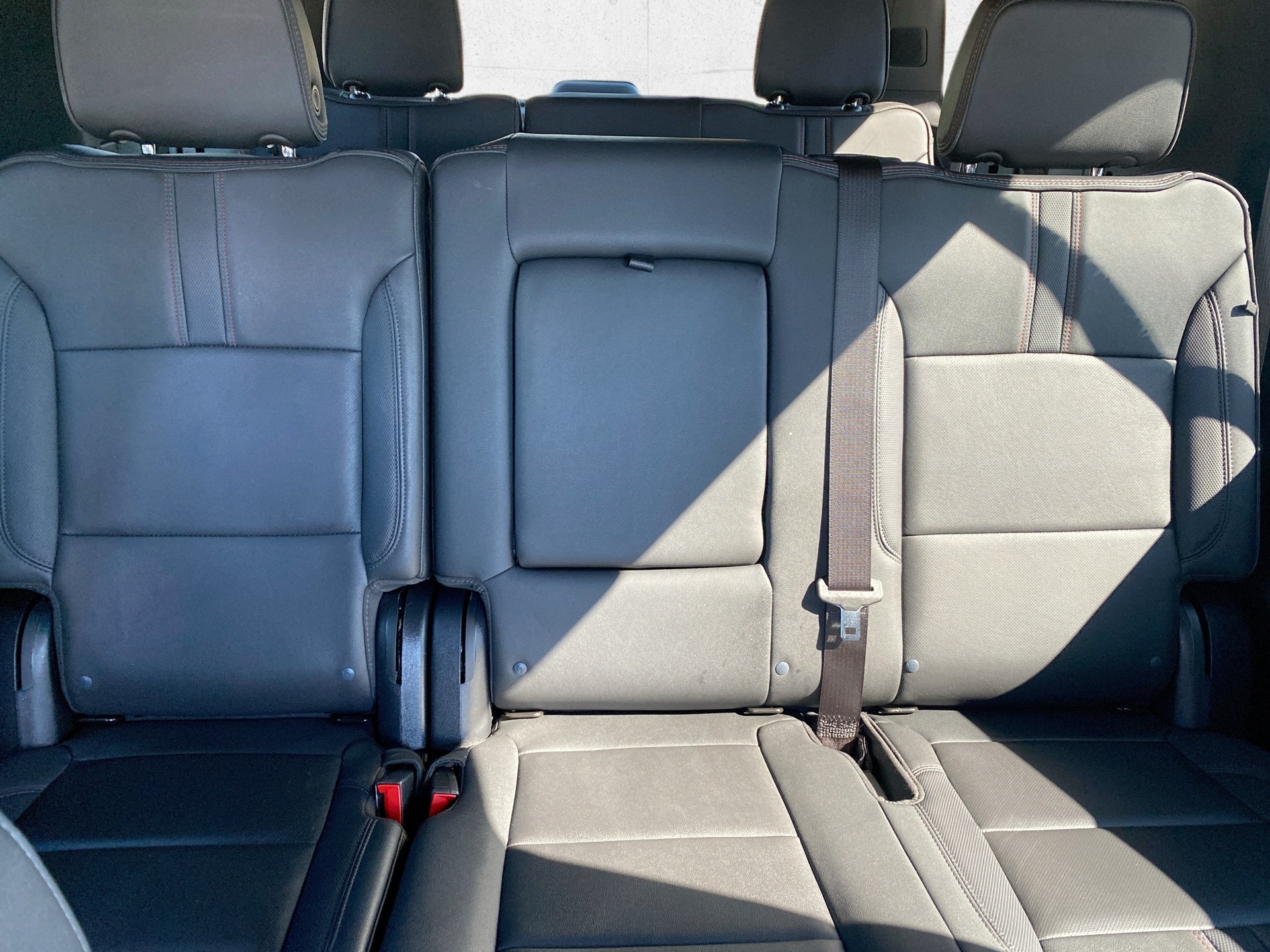 2025 Chevrolet Suburban RST