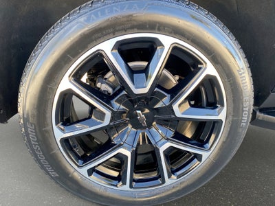 2025 Chevrolet Suburban RST