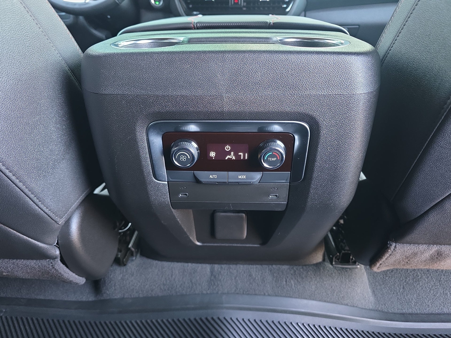 2025 Chevrolet Suburban RST