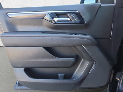2025 Chevrolet Suburban RST