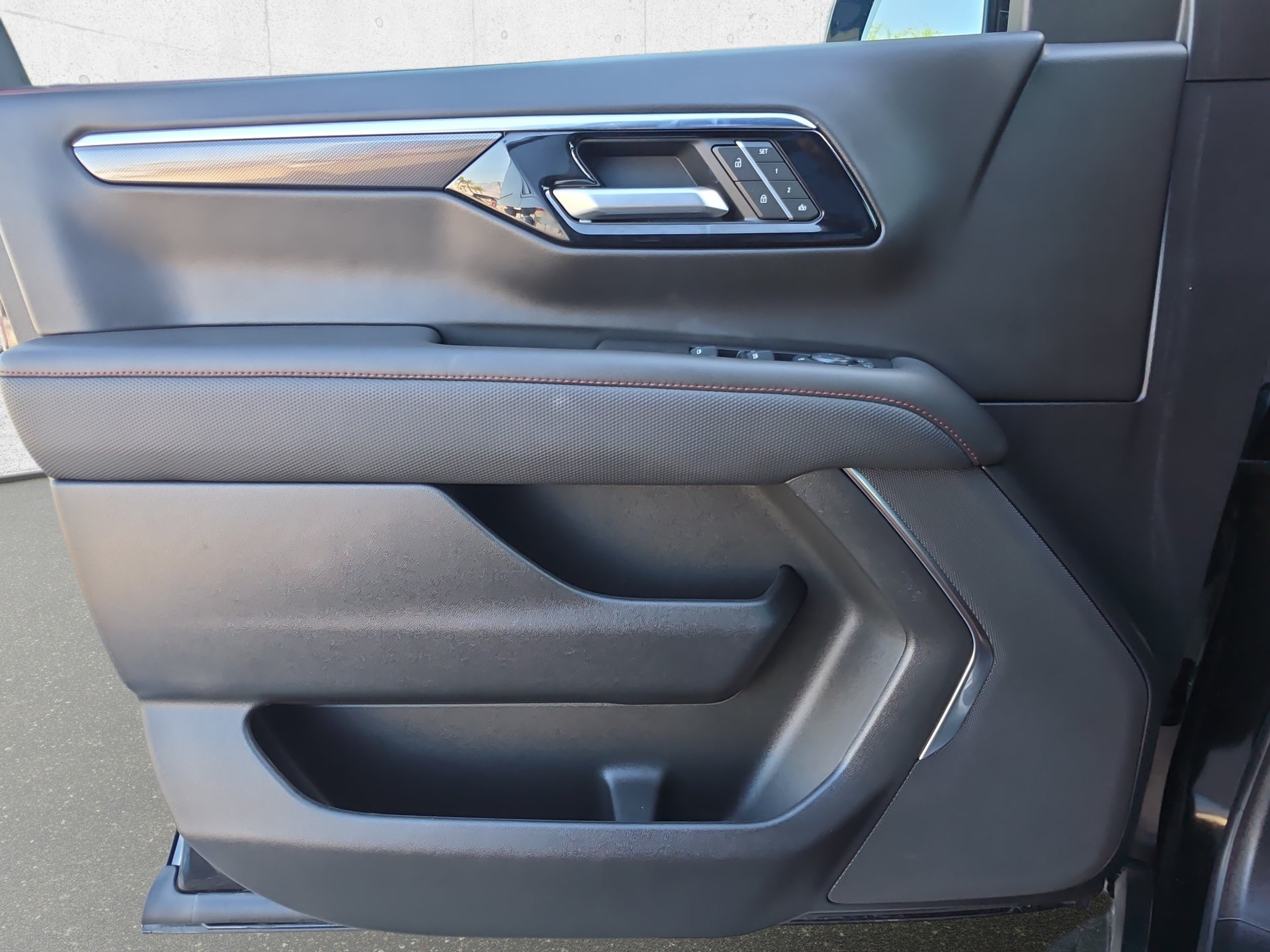 2025 Chevrolet Suburban RST