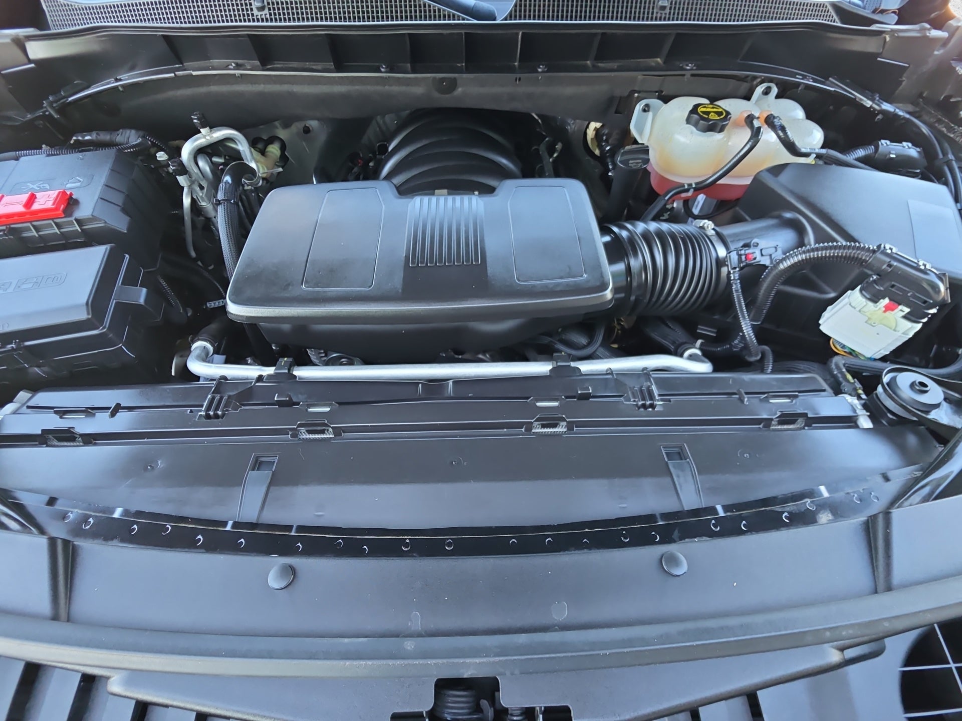 2025 Chevrolet Suburban RST
