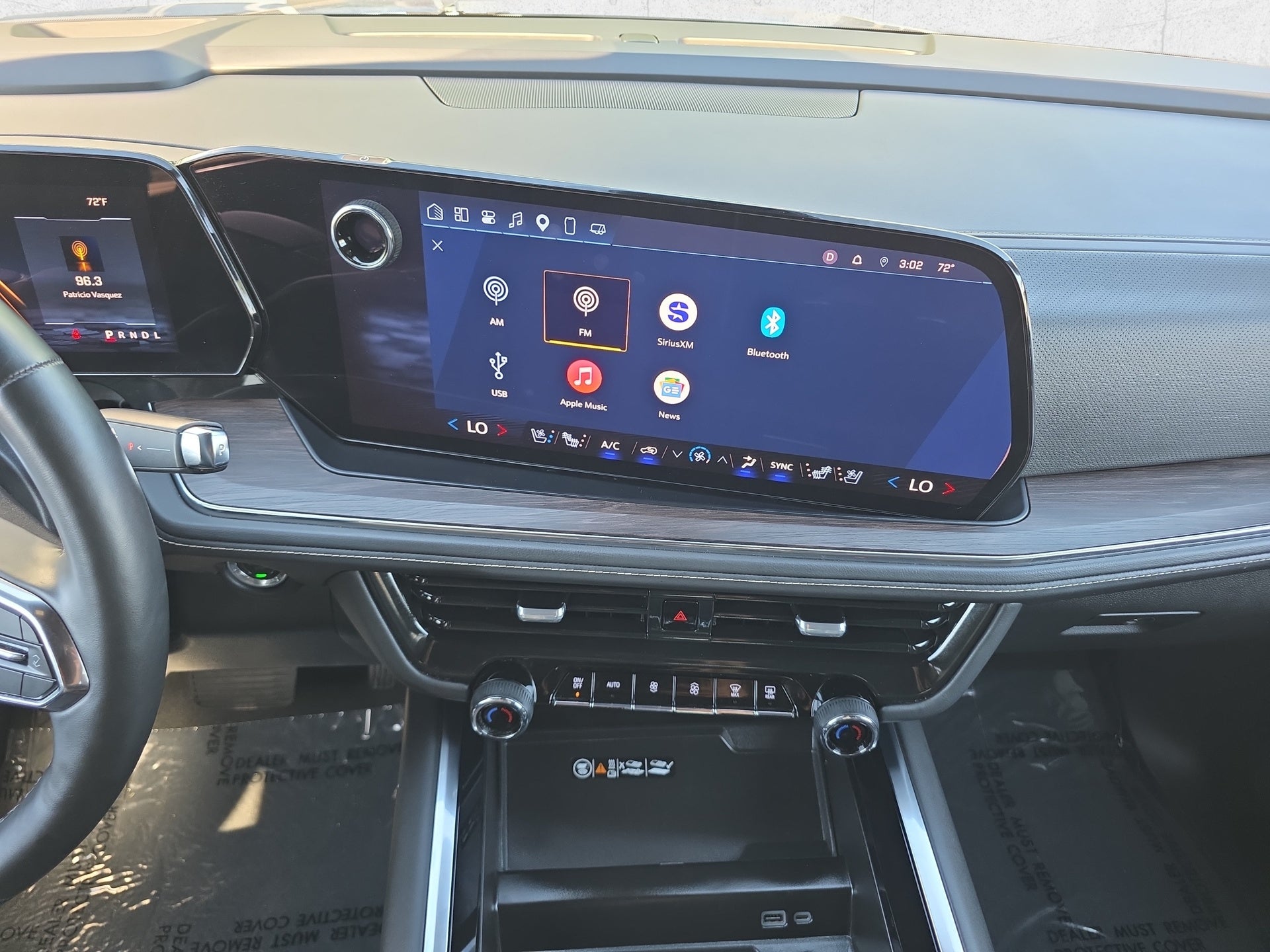 2025 Chevrolet Suburban Premier - Photo 13