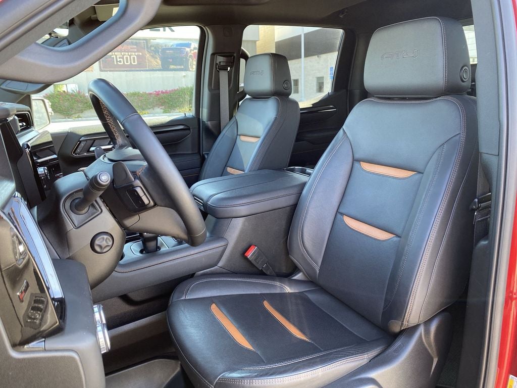 2025 GMC Sierra 1500 AT4