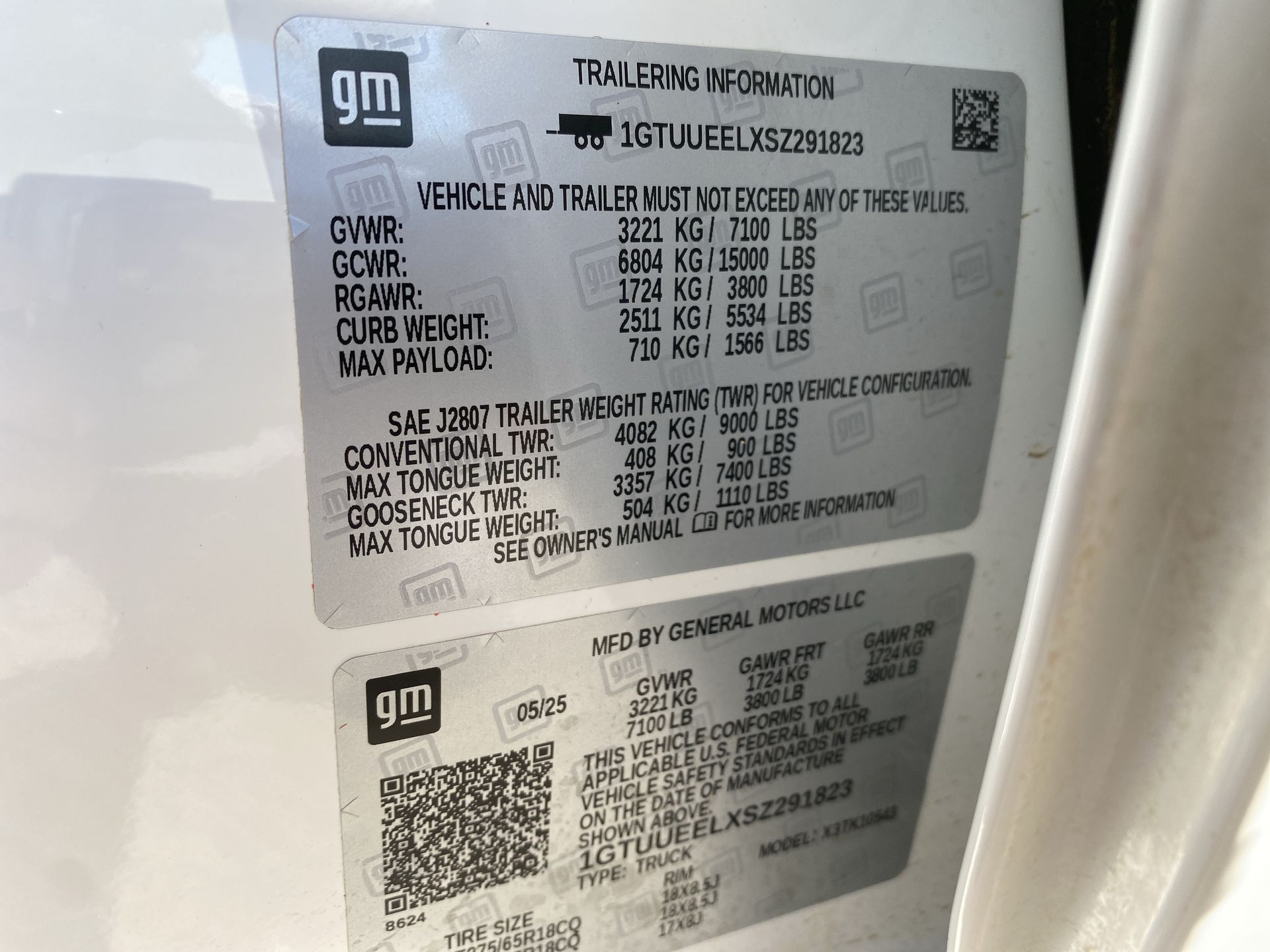 2025 GMC Sierra 1500 AT4