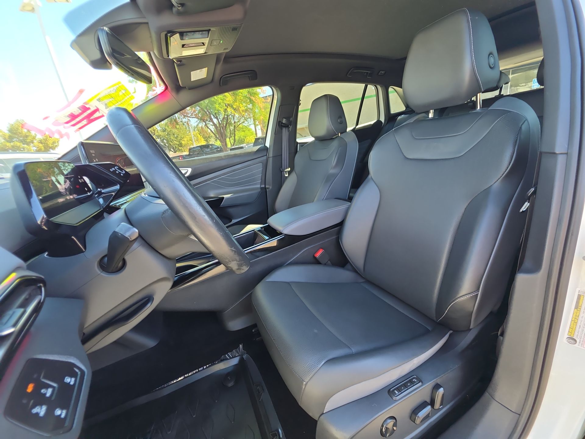 2023 Volkswagen ID.4 Pro