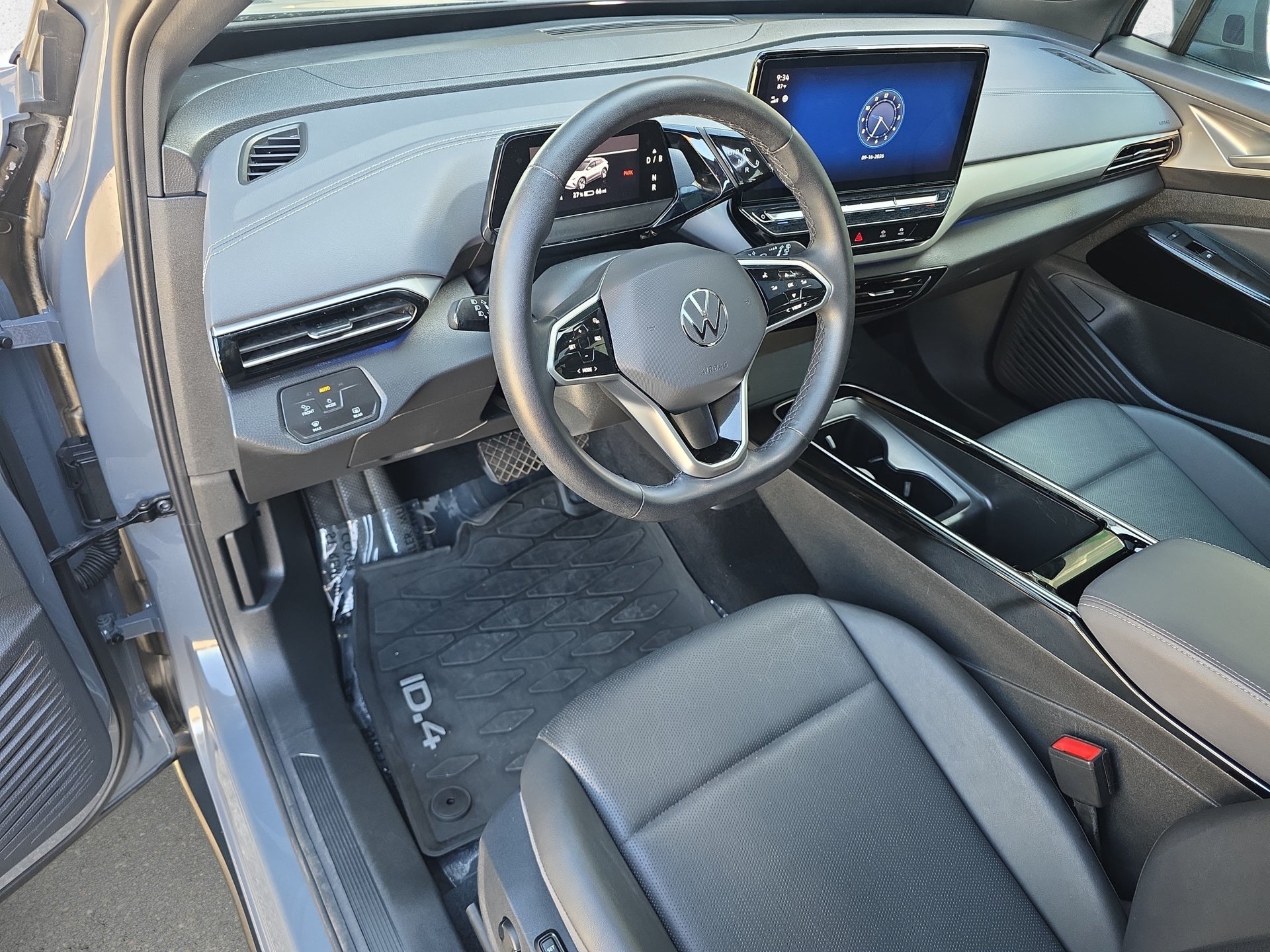 2023 Volkswagen ID.4 Pro