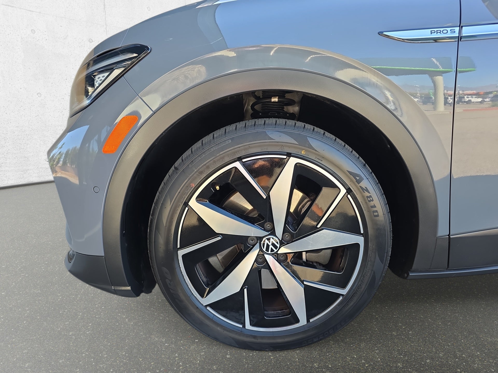2023 Volkswagen ID.4 Pro