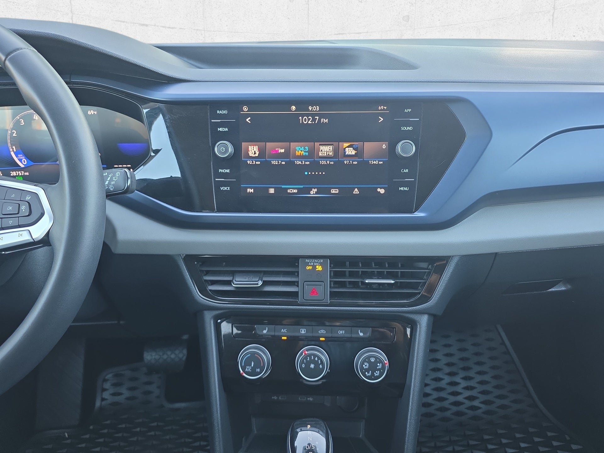 2023 Volkswagen Taos SE
