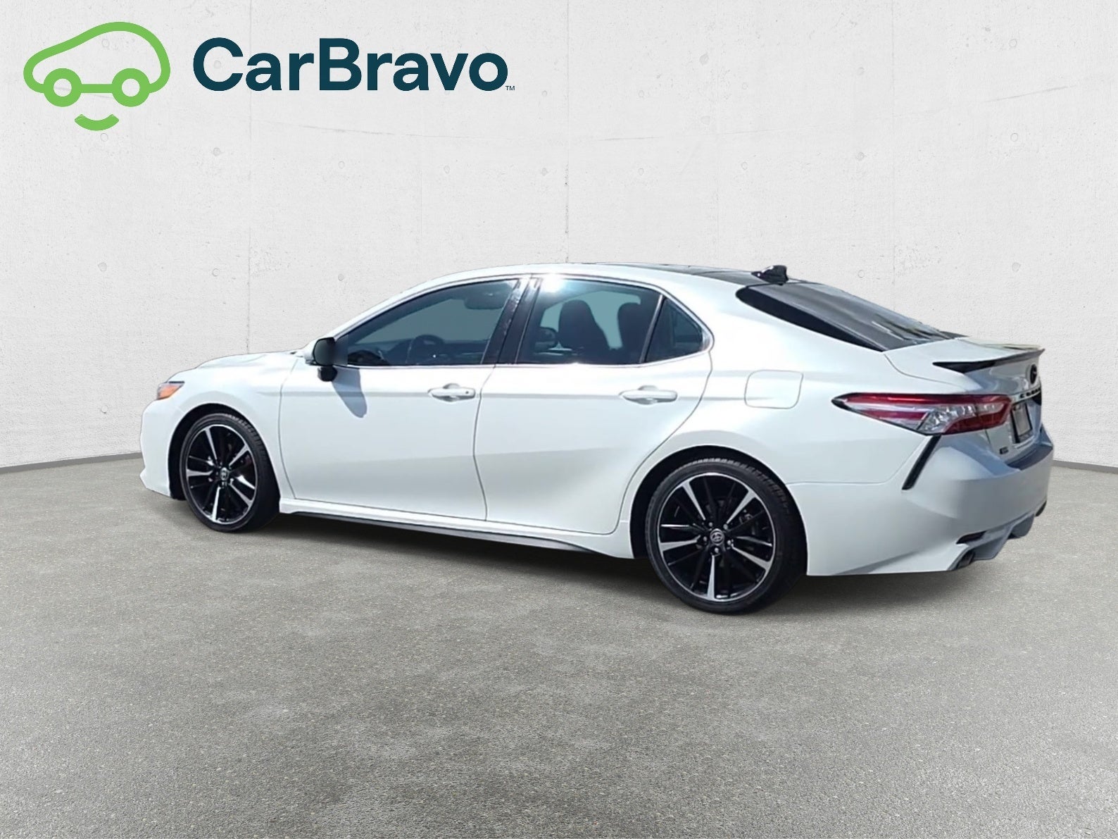 2020 Toyota Camry XSE - Photo 6