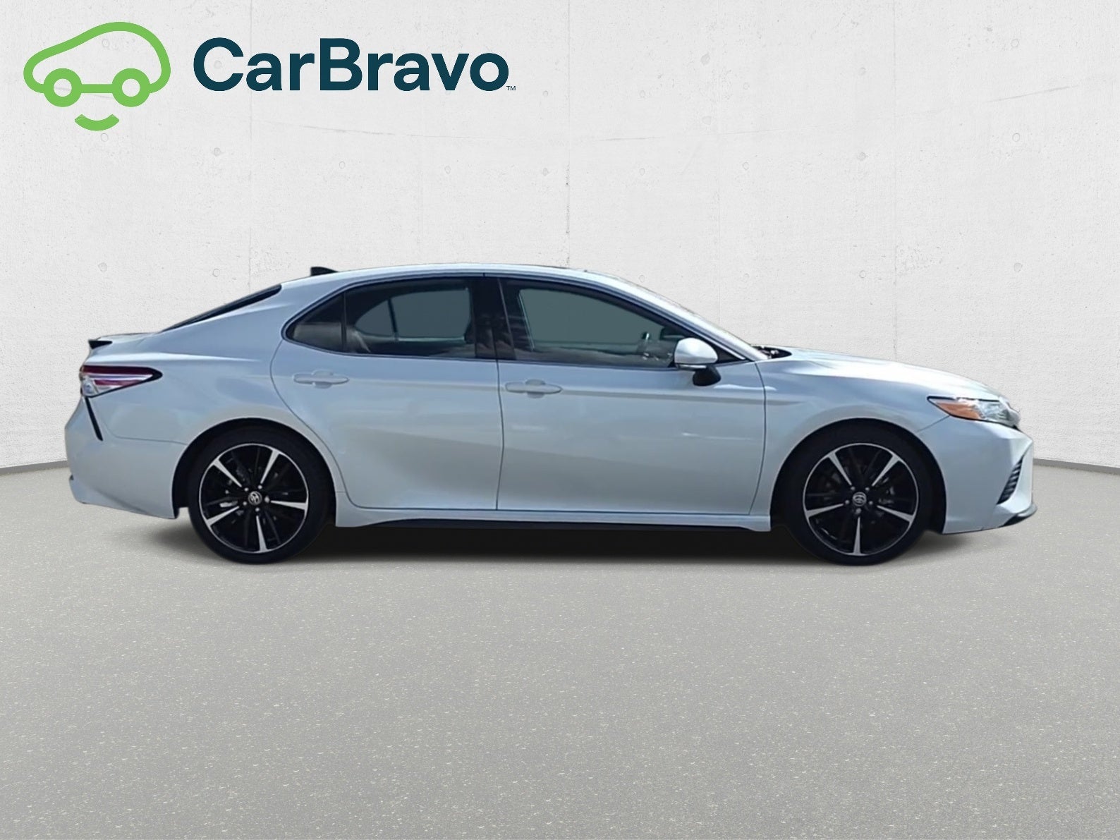 2020 Toyota Camry XSE - Photo 9