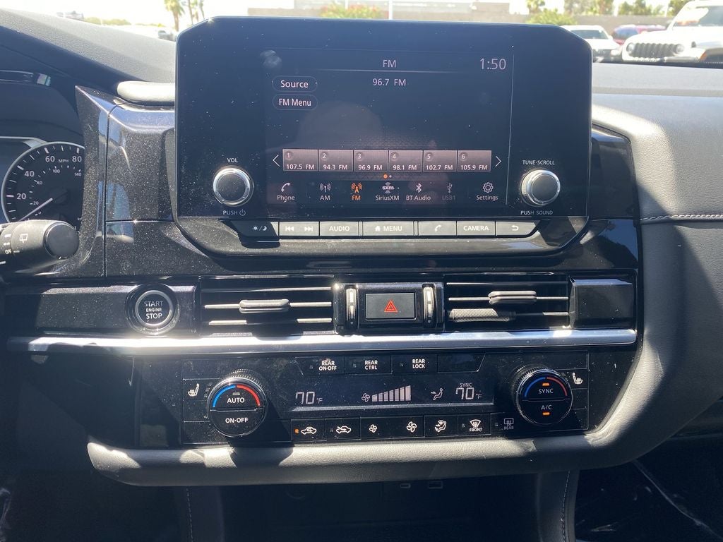 2022 Nissan Pathfinder SV