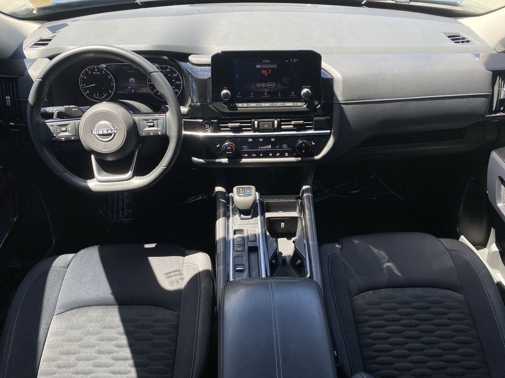 2022 Nissan Pathfinder SV