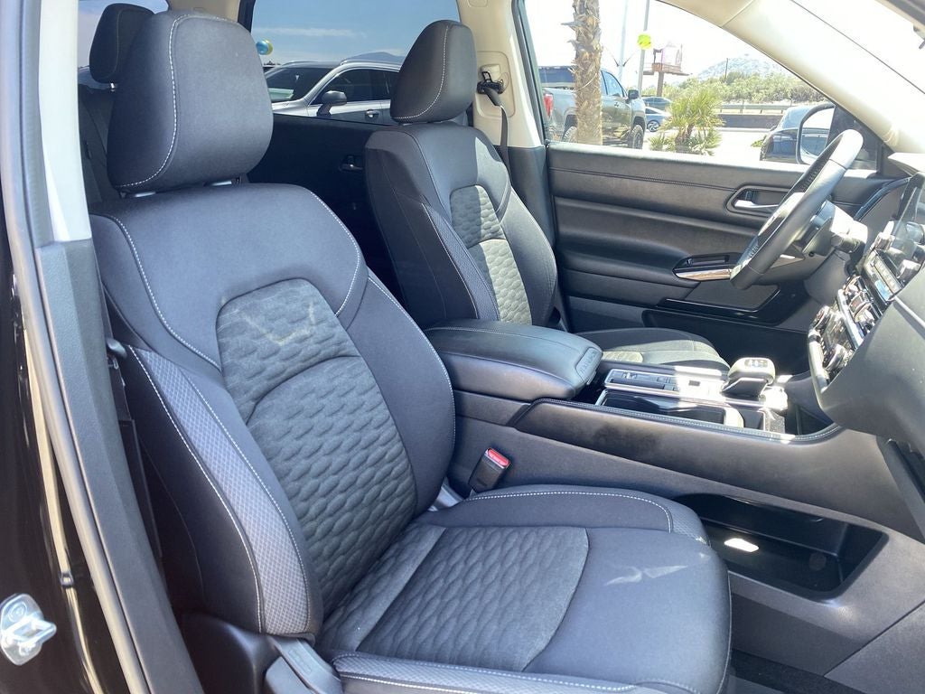 2022 Nissan Pathfinder SV