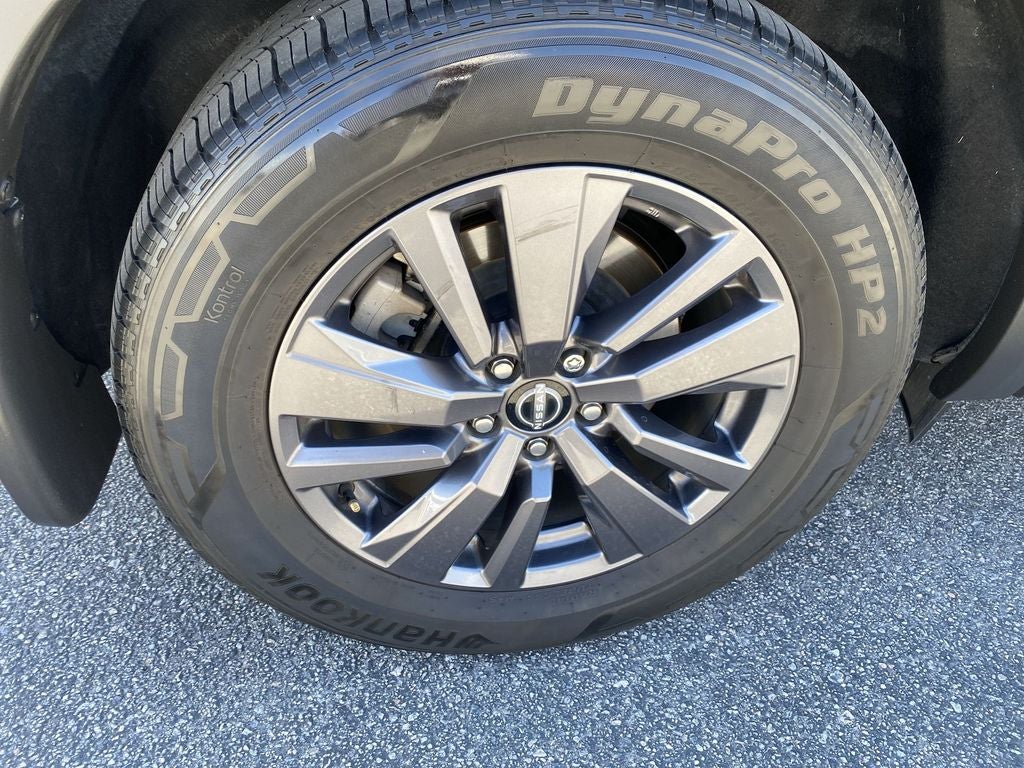 2022 Nissan Pathfinder SV