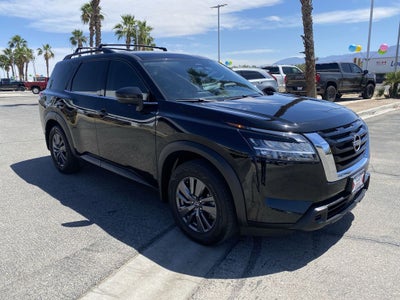 2022 Nissan Pathfinder SV