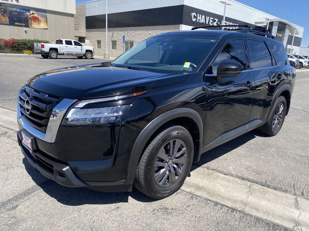 2022 Nissan Pathfinder SV