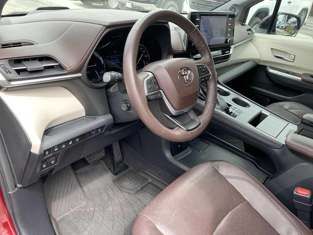 2022 Toyota Sienna Platinum