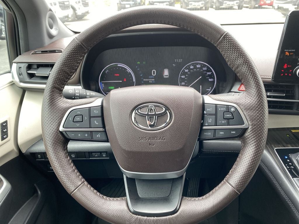 2022 Toyota Sienna Platinum