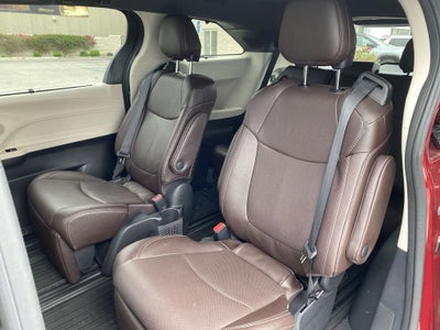 2022 Toyota Sienna Platinum