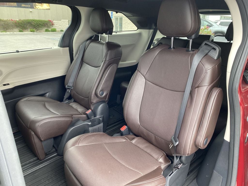 2022 Toyota Sienna Platinum