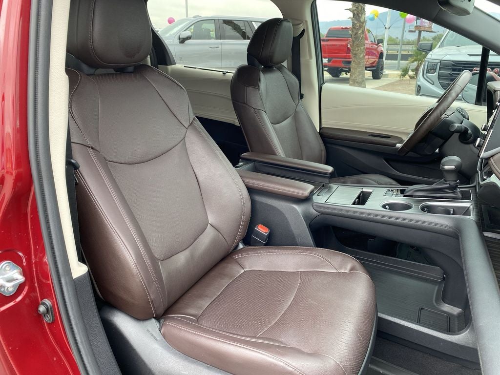2022 Toyota Sienna Platinum