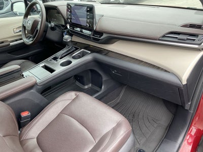 2022 Toyota Sienna Platinum