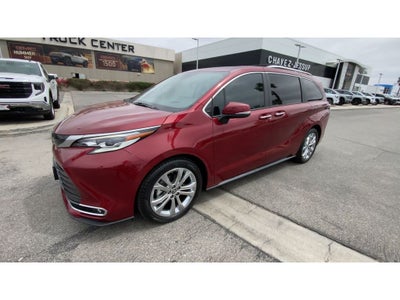 2022 Toyota Sienna Platinum